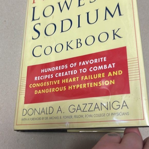 The No-Salt Lowest-Sodium Cookbook Donald a. Gazzaniga hardcover book - Picture 2 of 8